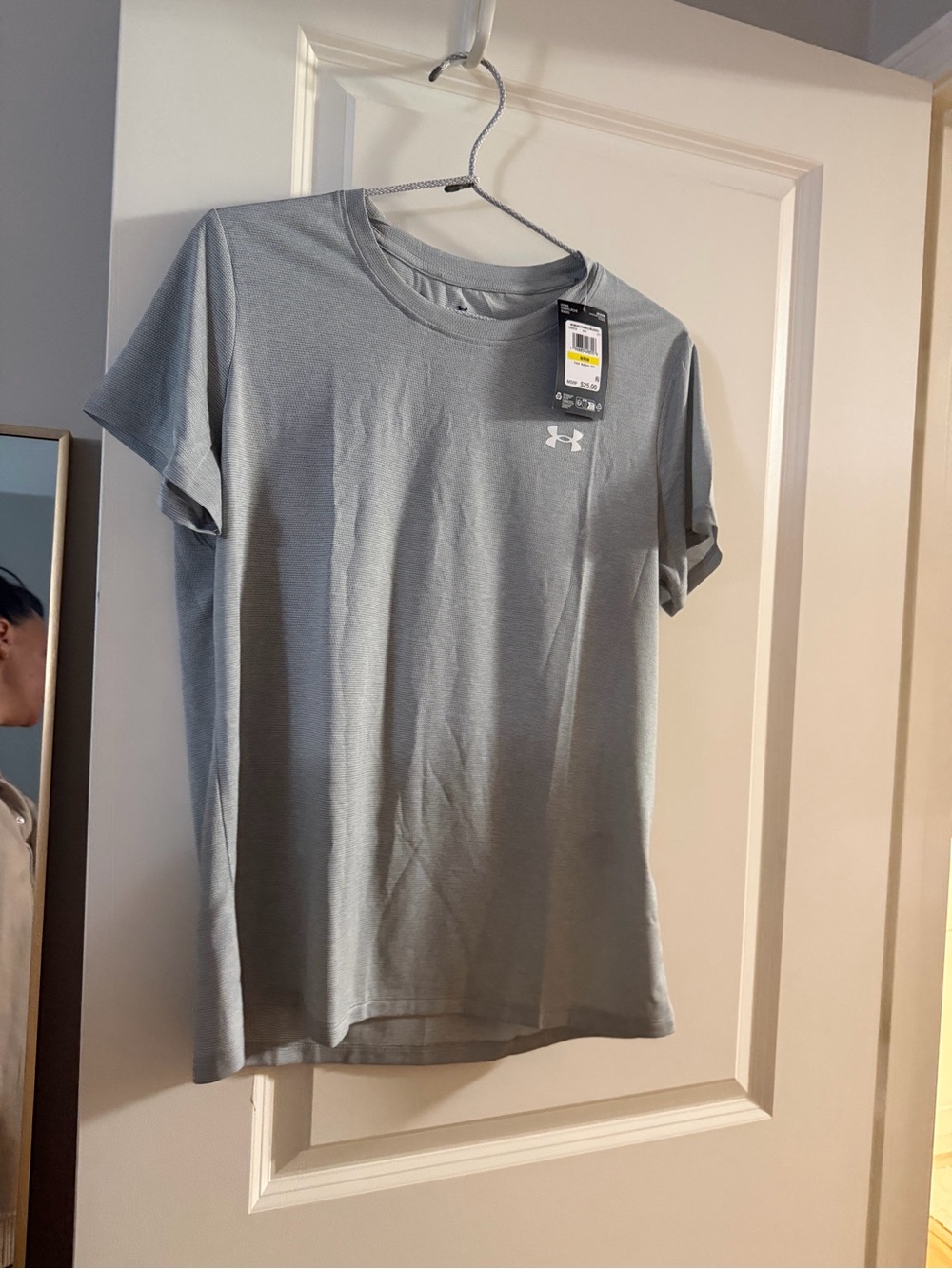 NWT Under Armour Women’s Tech Bubble Short Sleeve Shirt Gray Size Medium
